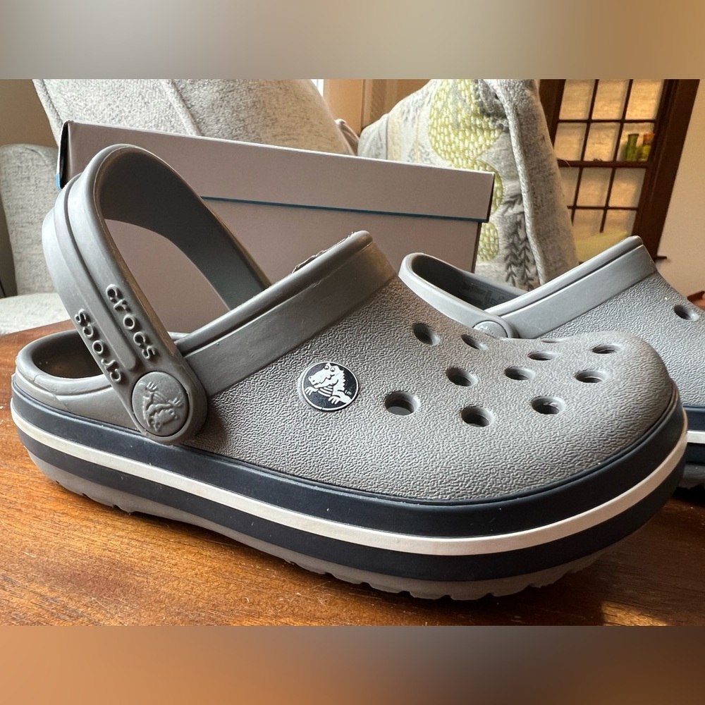 Crocs toddler size 7 great condition